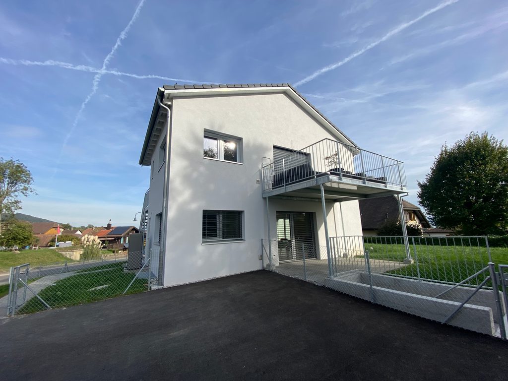 Logement avec deux terrasses et jardin privatif
