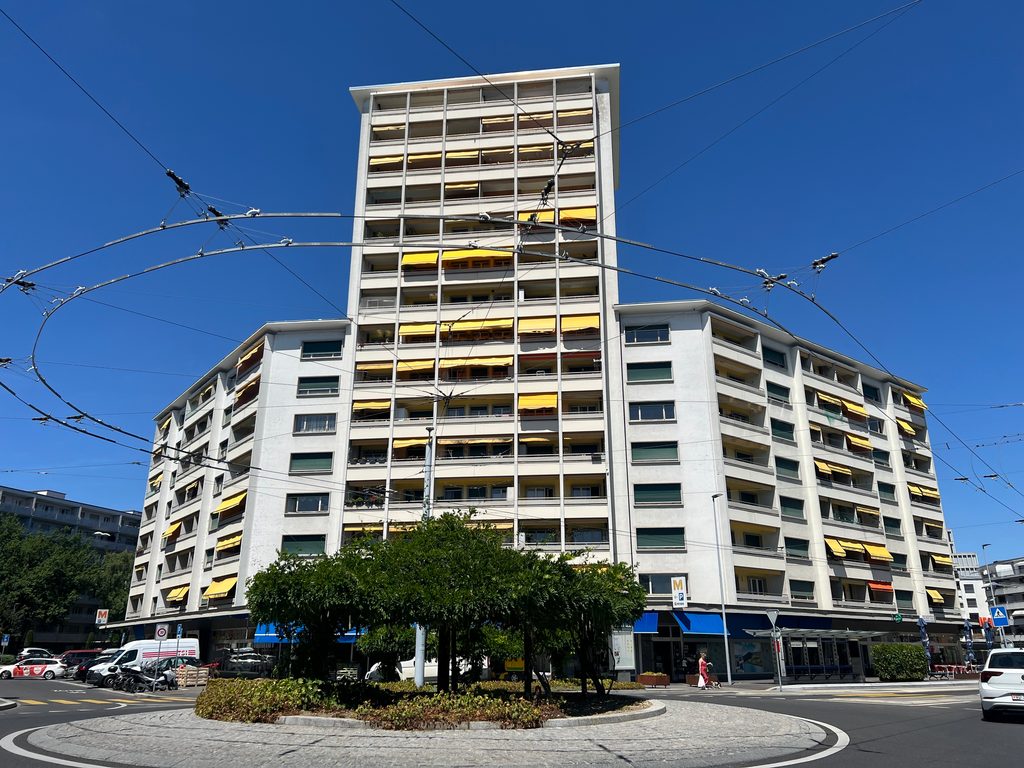 À louer – Arcade commerciale 100 m2 – Écublens