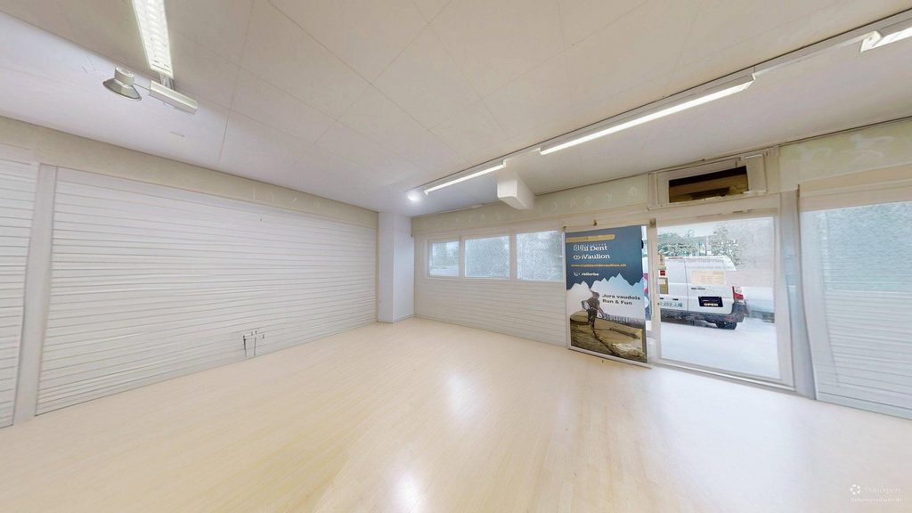 À louer – Arcade commerciale 100 m2 – Écublens