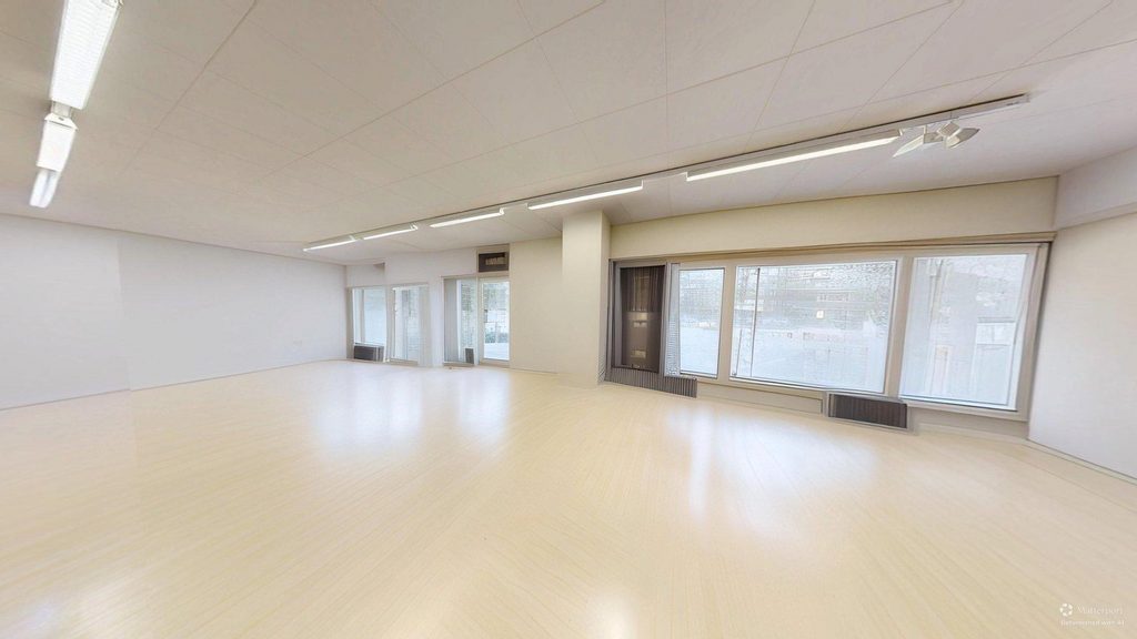 À louer – Arcade commerciale 100 m2 – Écublens