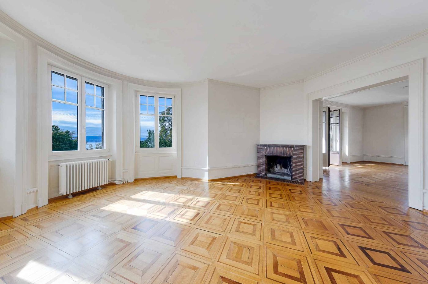 Appartement d&rsquo;exception au dernier étage avec 2 balcons, à deux pas d&rsquo;Ouchy