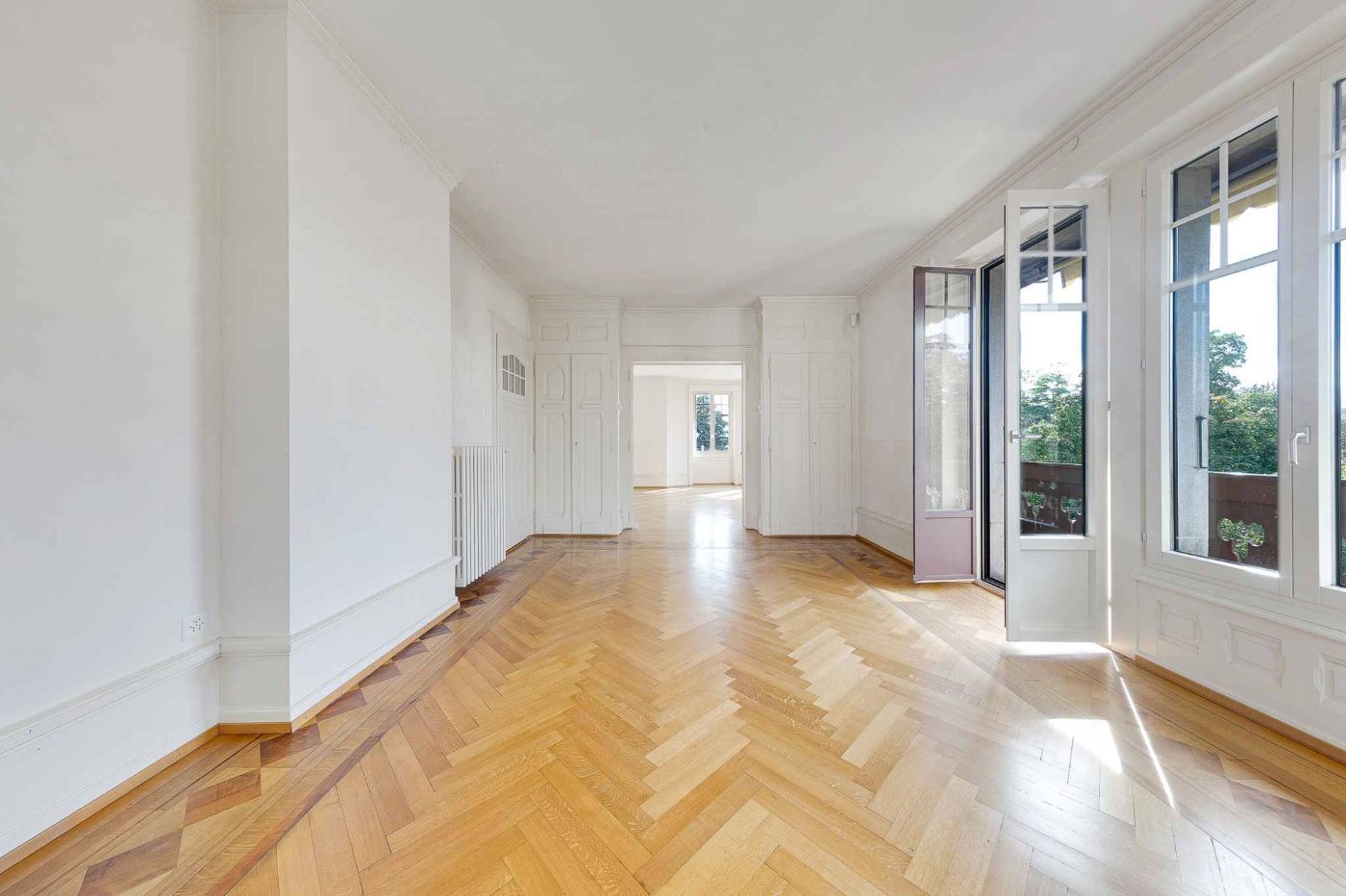 Appartement d&rsquo;exception au dernier étage avec 2 balcons, à deux pas d&rsquo;Ouchy