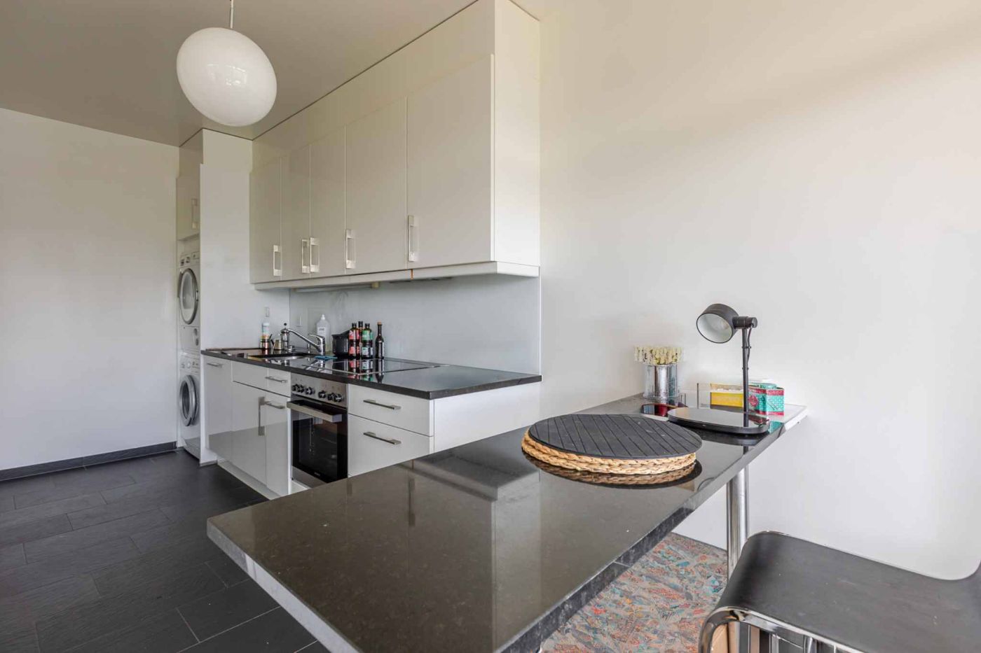 APPARTEMENT LUMINEUX DE 4 PIÈCES