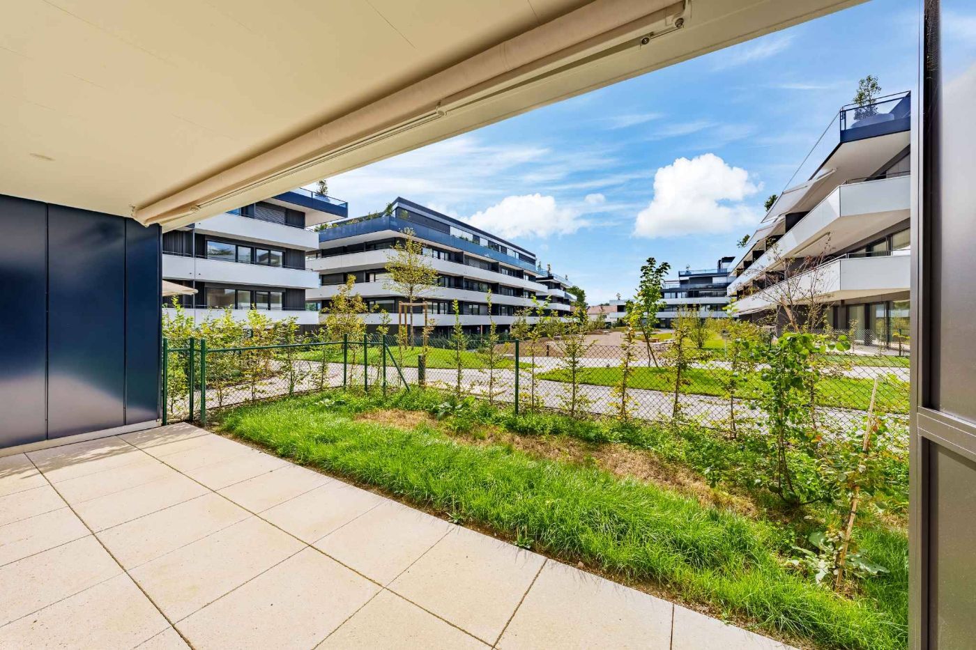 Appartement neuf avec terrasse et jardins