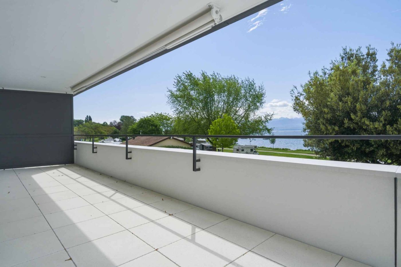 Appartement neuf de standing – 4.5 pièces en angle avec balcon de 76m² – Vue lac