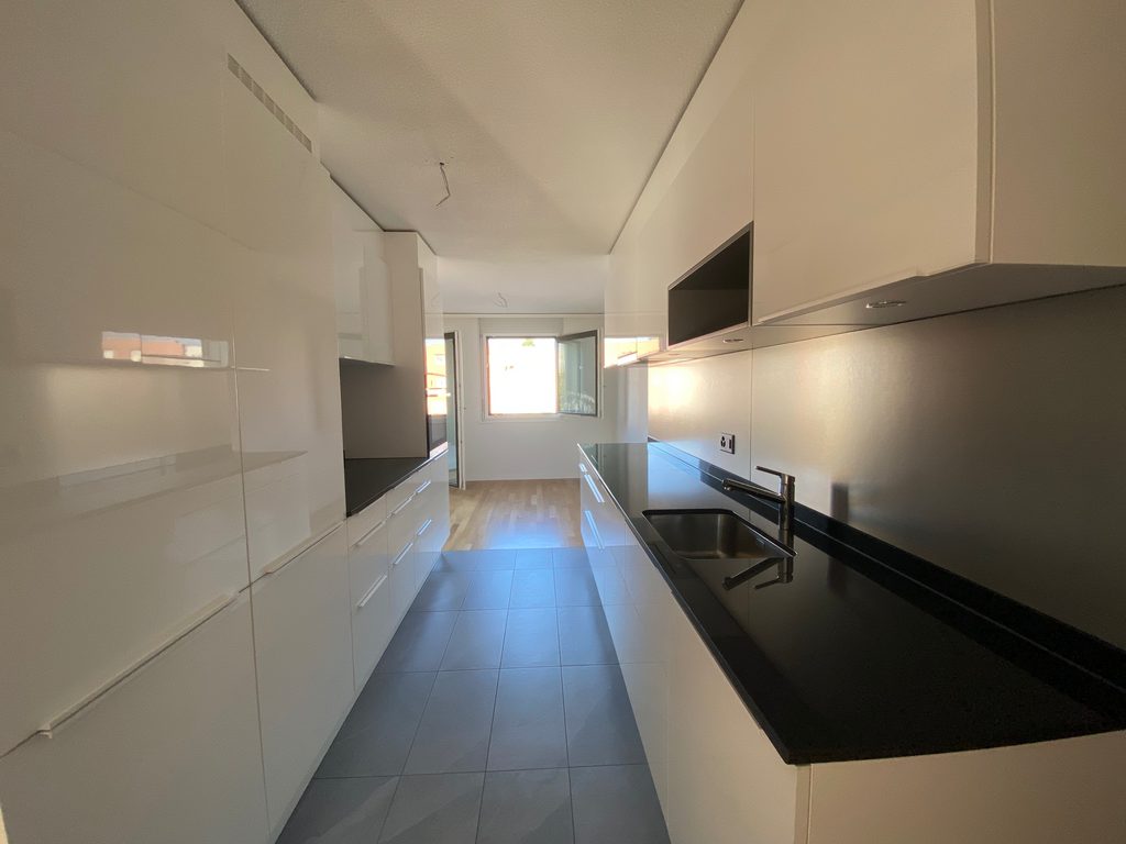 Appartement rénové avec balcon
