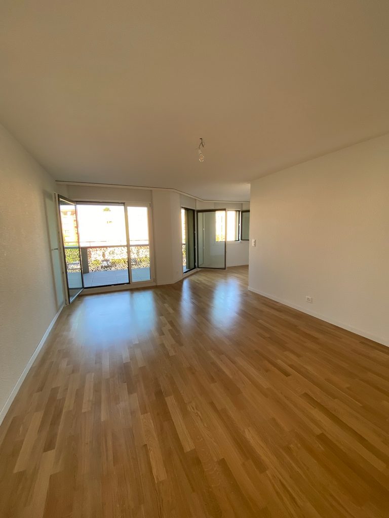 Appartement rénové avec balcon