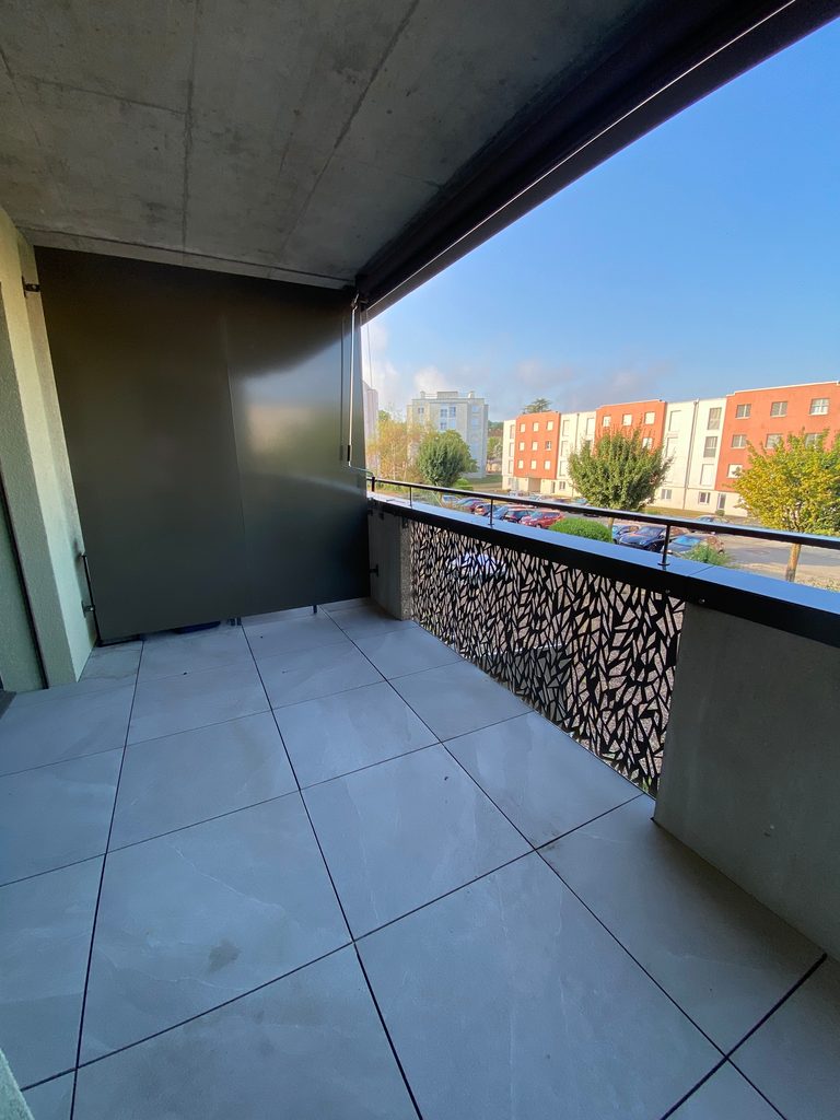 Appartement rénové avec balcon