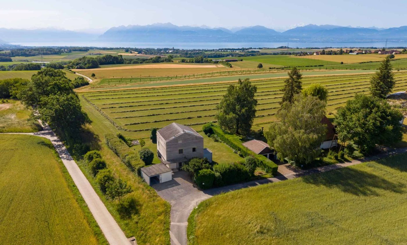 Belle maison avec vue lac et Mont-Blanc         4 chambres – Grand jardin