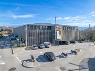 belle-surface-a-louer-dans-le-centre-commercial-at-1