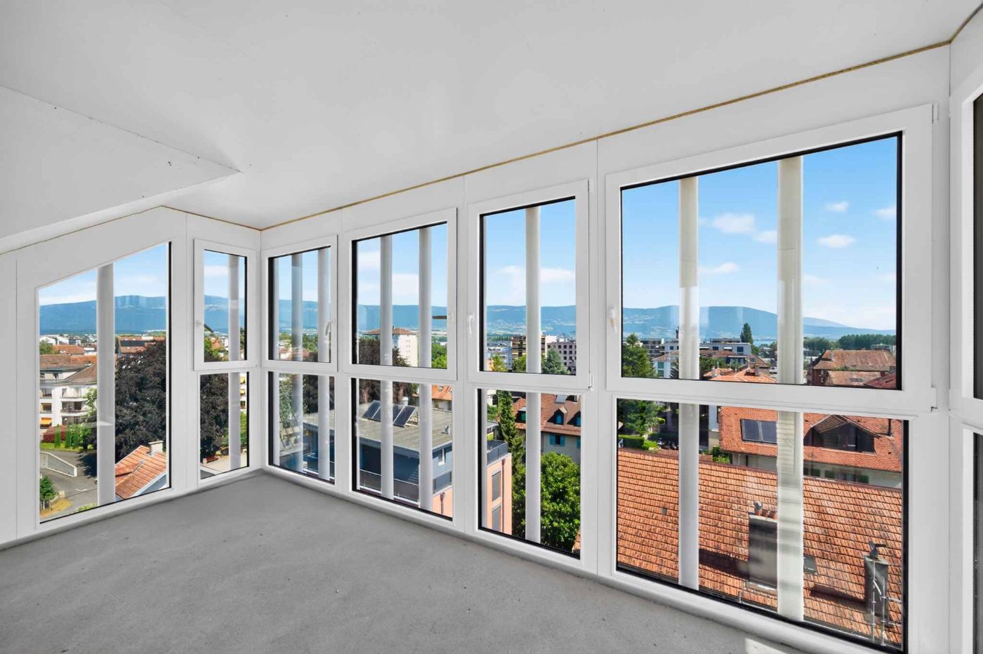 Bureaux exceptionnels dans une tour privative avec vue à 360°