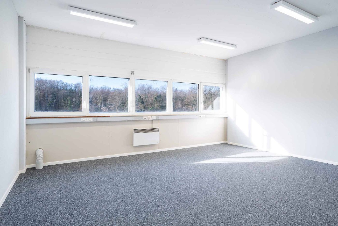 Bureaux fonctionnels de 219 m² – Zone industrielle avec accès rapide autoroutes