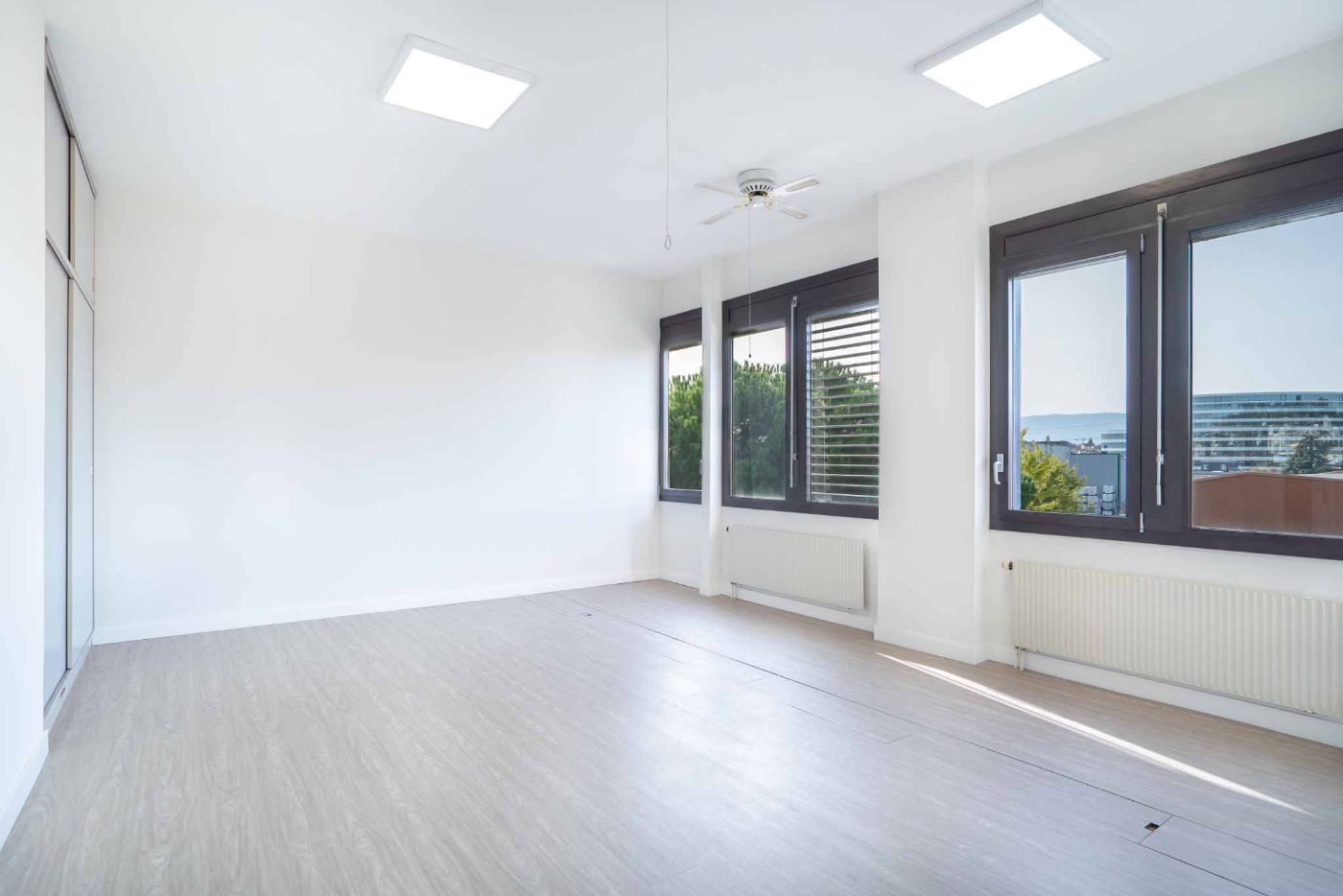 Cellules de bureaux de 28 m2 et 35 m2 rénovées et climatisées
