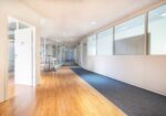 Des bureaux adaptés à votre croissance avec cafétéria et salle de réunion