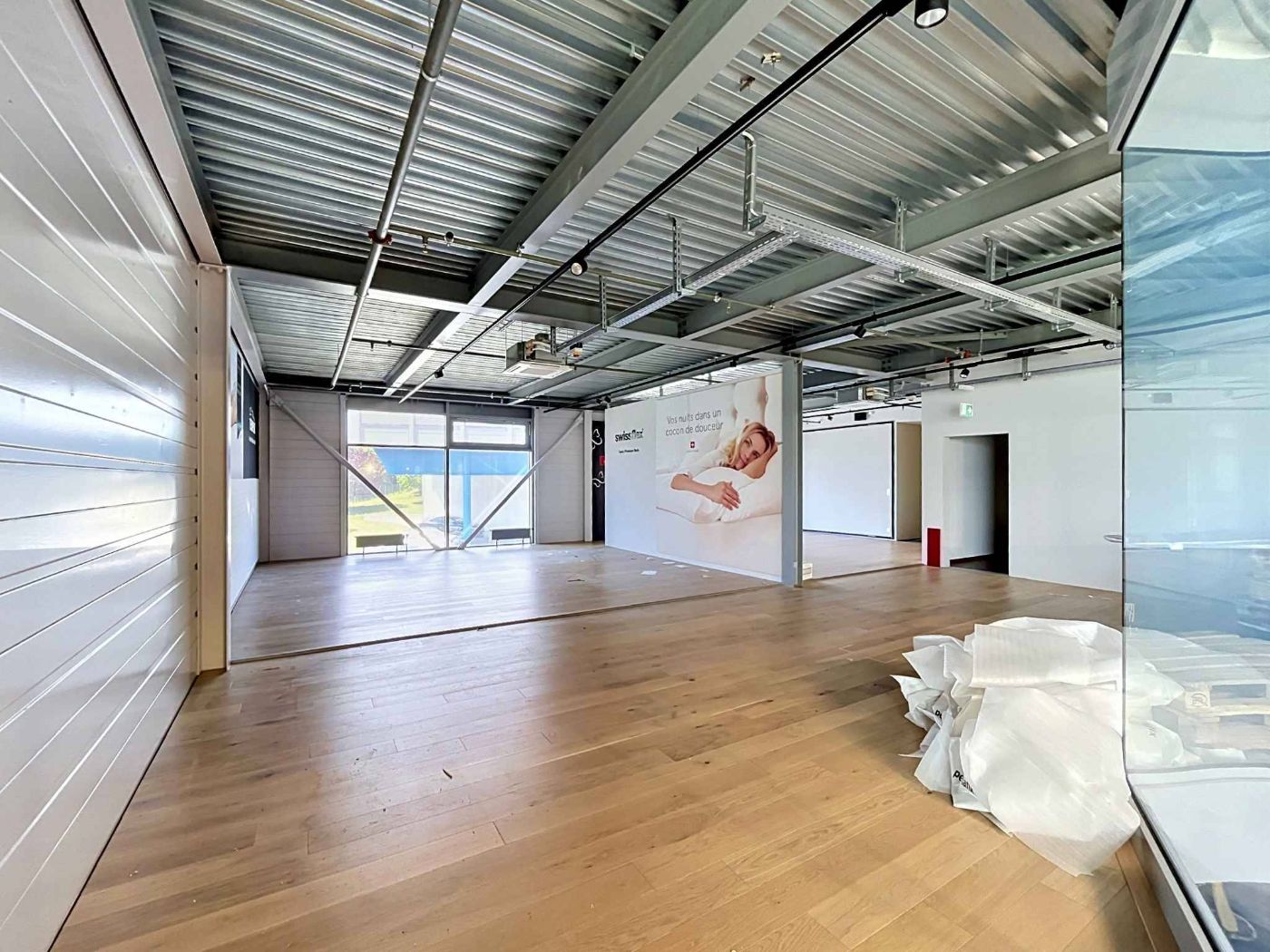 Environ 765m2 pour créer votre futur buisness – Industrielle 11