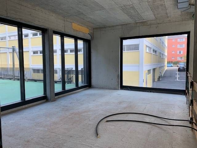 UNIQUE! Attique de 5.5 pièces de 146m2 bénéficiant d&rsquo;un rooftop terrasse de plus de 200m2 avec vue panoramique sur le lac et les Alpes