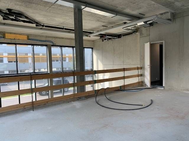 UNIQUE! Attique de 5.5 pièces de 146m2 bénéficiant d&rsquo;un rooftop terrasse de plus de 200m2 avec vue panoramique sur le lac et les Alpes