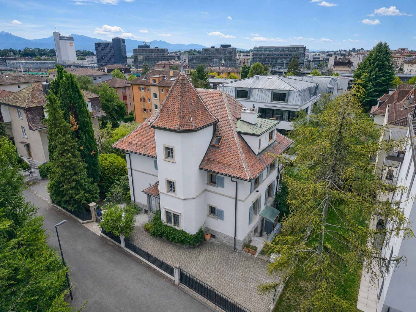 Exclusif: Maison de Maître aux allures de château – 9 pièces