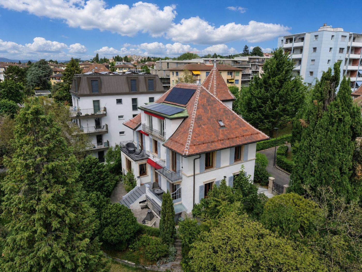 Exclusif: Maison de Maître aux allures de château – 9 pièces