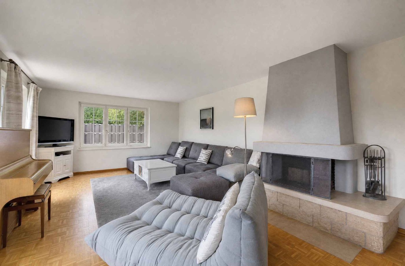 Exclusivité: Maison individuelle de 7.5 pièces               Beau jardin avec piscine