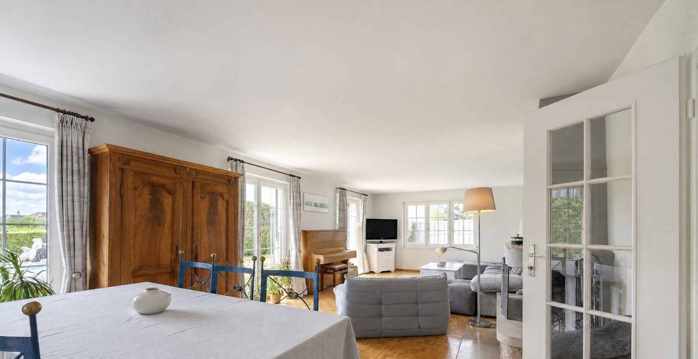 Exclusivité: Maison individuelle de 7.5 pièces               Beau jardin avec piscine