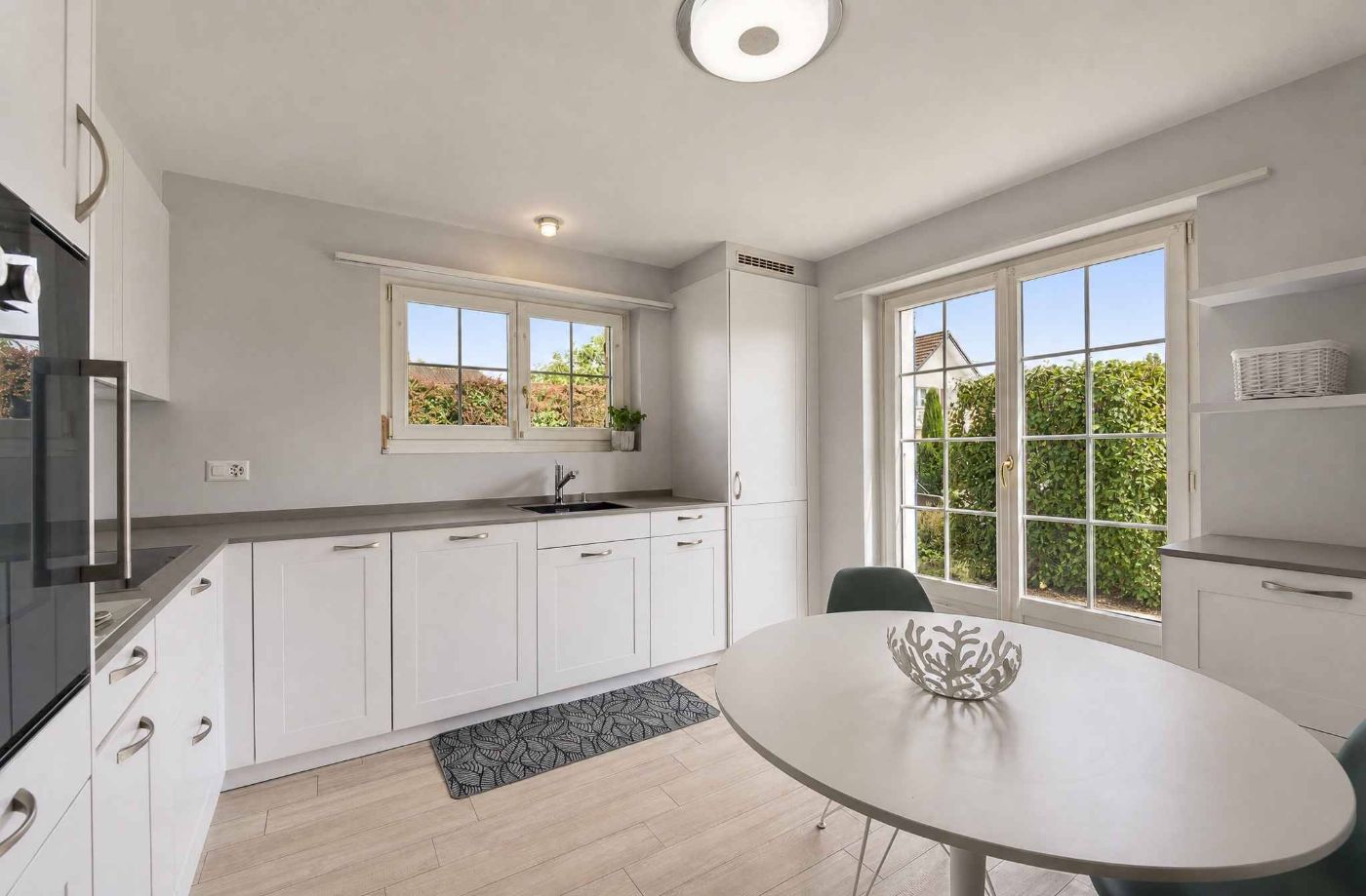 Exclusivité: Maison individuelle de 7.5 pièces               Beau jardin avec piscine