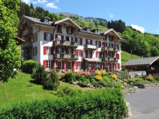 grand-chalet-des-bovets-au-charme-raffine-1