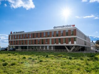 grande-surface-de-bureaux-moderne-et-modulable-1-1