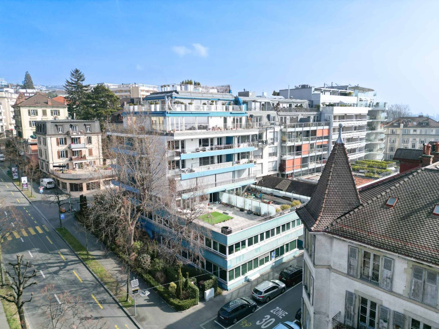 Lausanne-Ouchy – surface mixte de plain-pieds louée rénovée