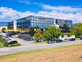 le-grand-atrium-belles-surfaces-administratives-de-1