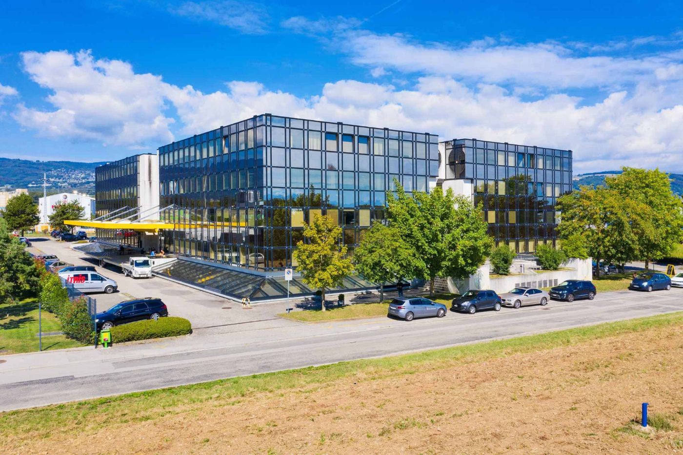 LE GRAND ATRIUM – Belles surfaces administratives de 270 m2 à 820 m2