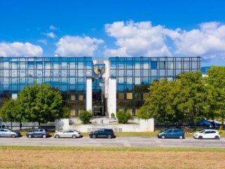 le-grand-atrium-depot-545-m2-au-sous-sol-1-1