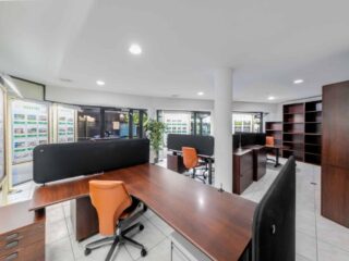 local-commercial-avec-depot-et-parking-plein-centr-1