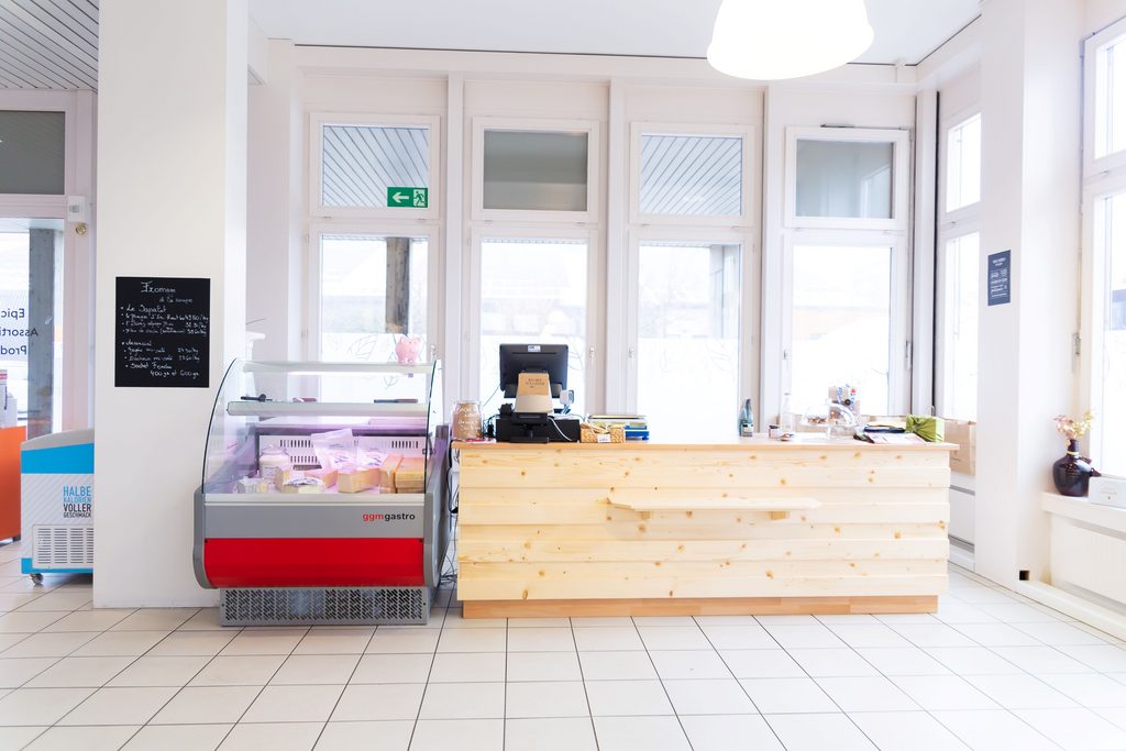 Local commercial d&rsquo;env. 200 m2 – Grives 4