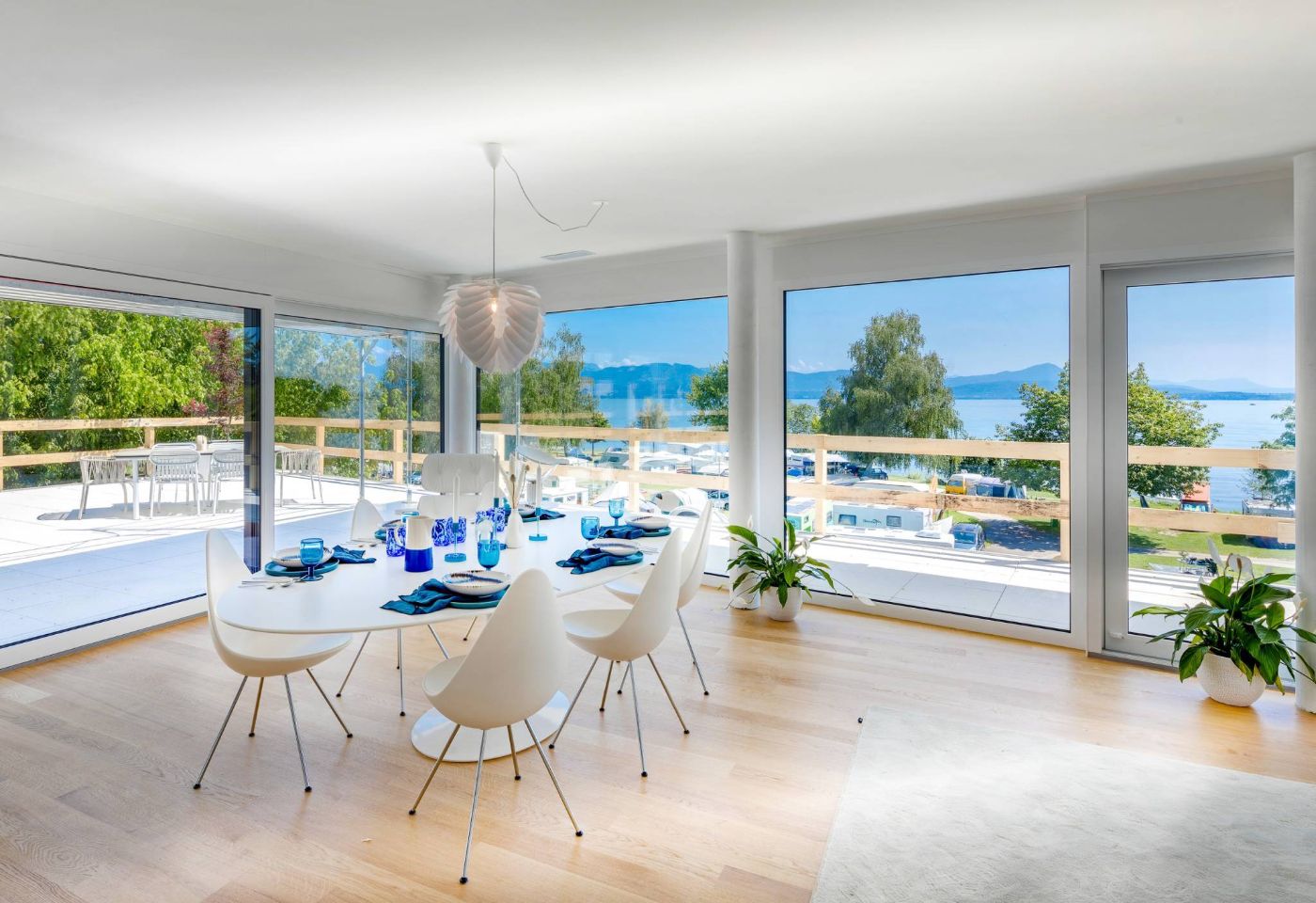 Luxueux 4.5 pièces traversant avec balcon couvert de 76m2 et vue lac