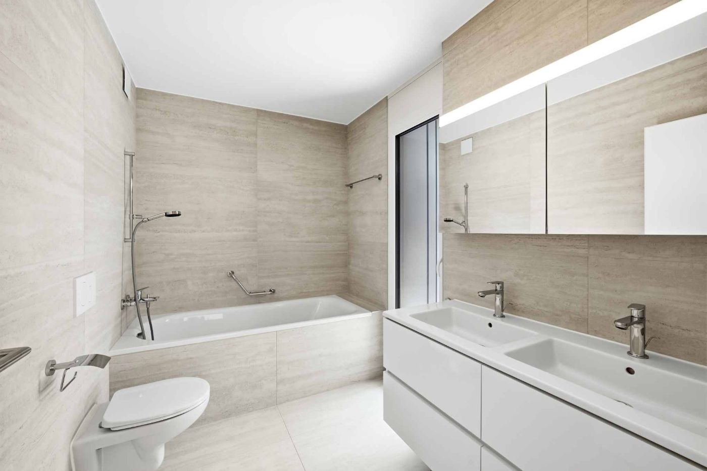 Magnifique appartement neuf de 4,5 pièces avec balcon couvert de 76 m2!
