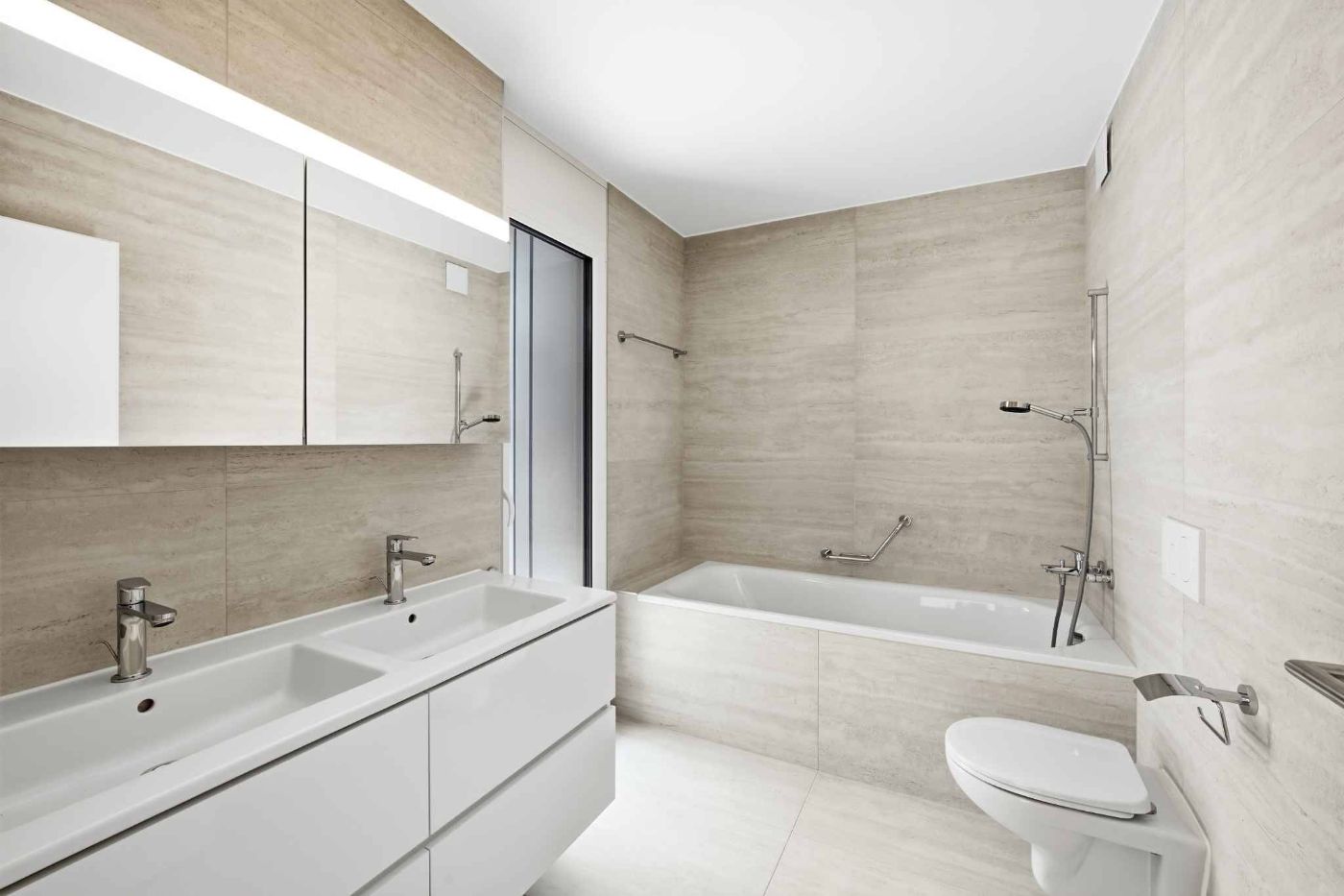 Magnifique appartement neuf de 4,5 pièces avec spacieux balcon couvert de 76 m2!