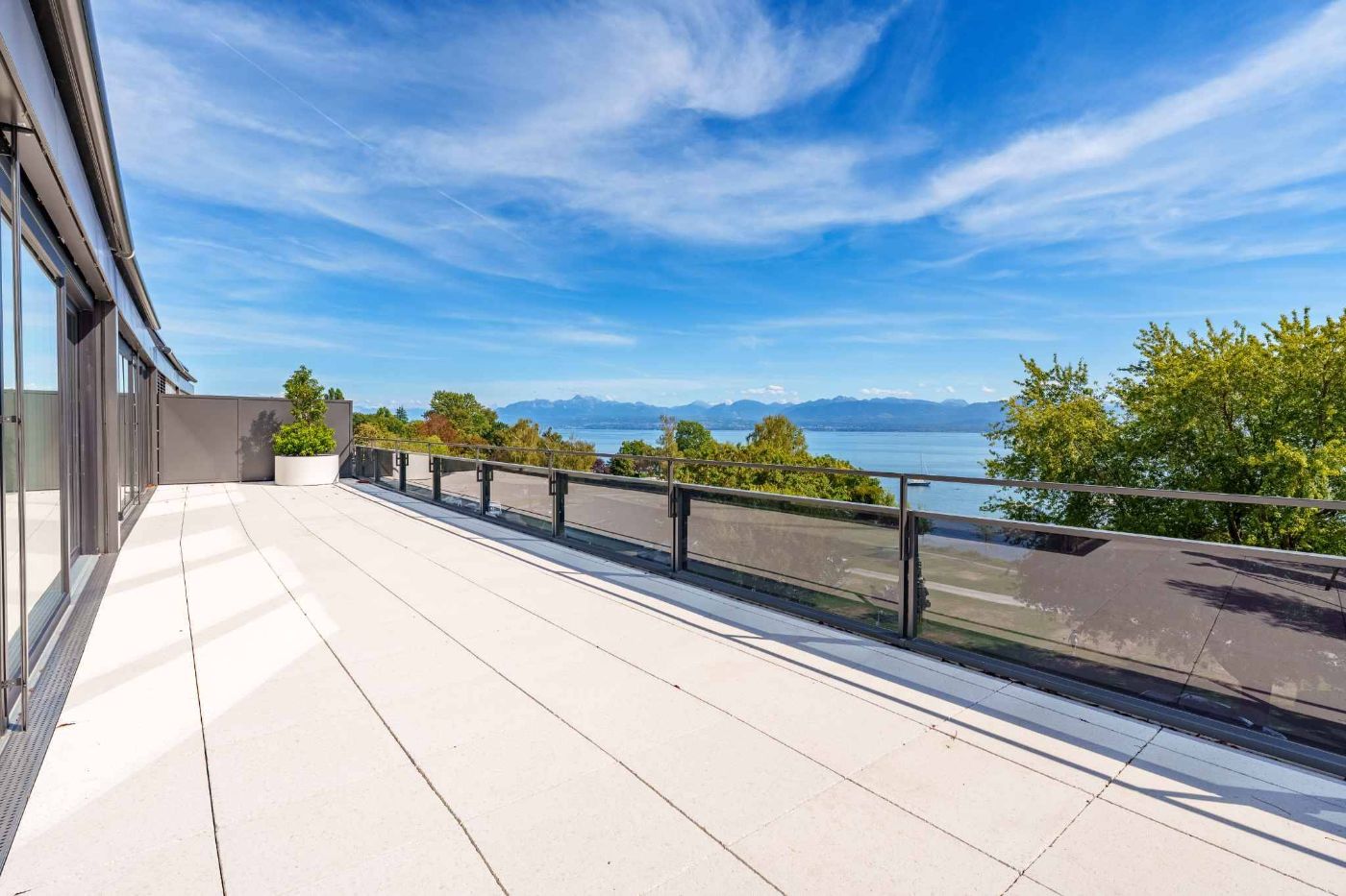 Magnifique attique neuf de 5.5 pièces – Rooftop exclusif à 360°