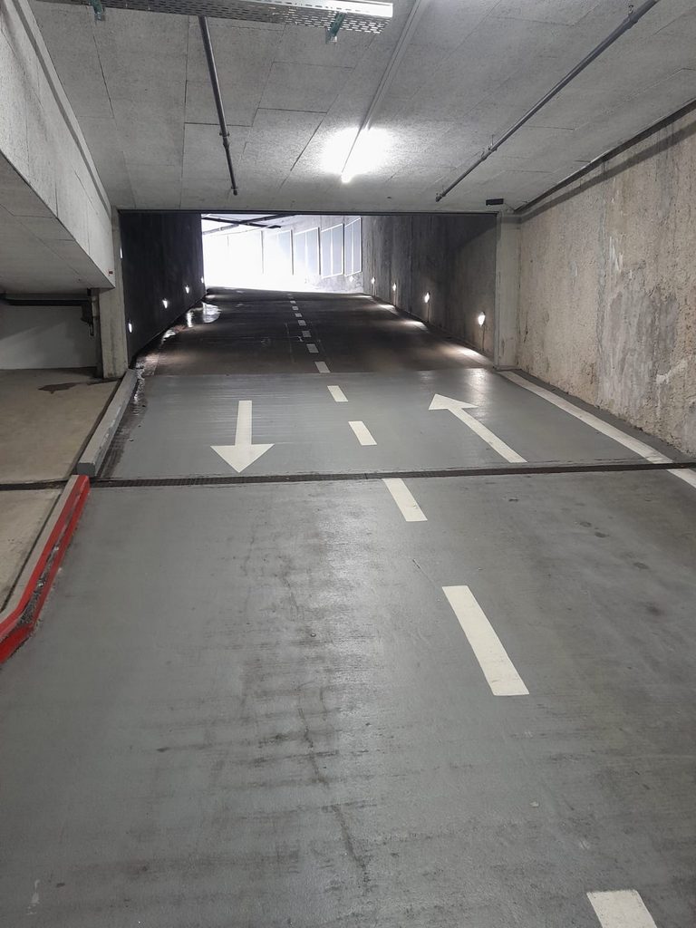 Parking intérieur au centre de Rolle