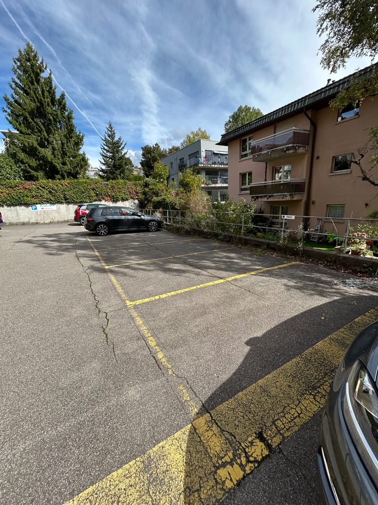 Places de parc extérieures –  Lausanne proche du centre