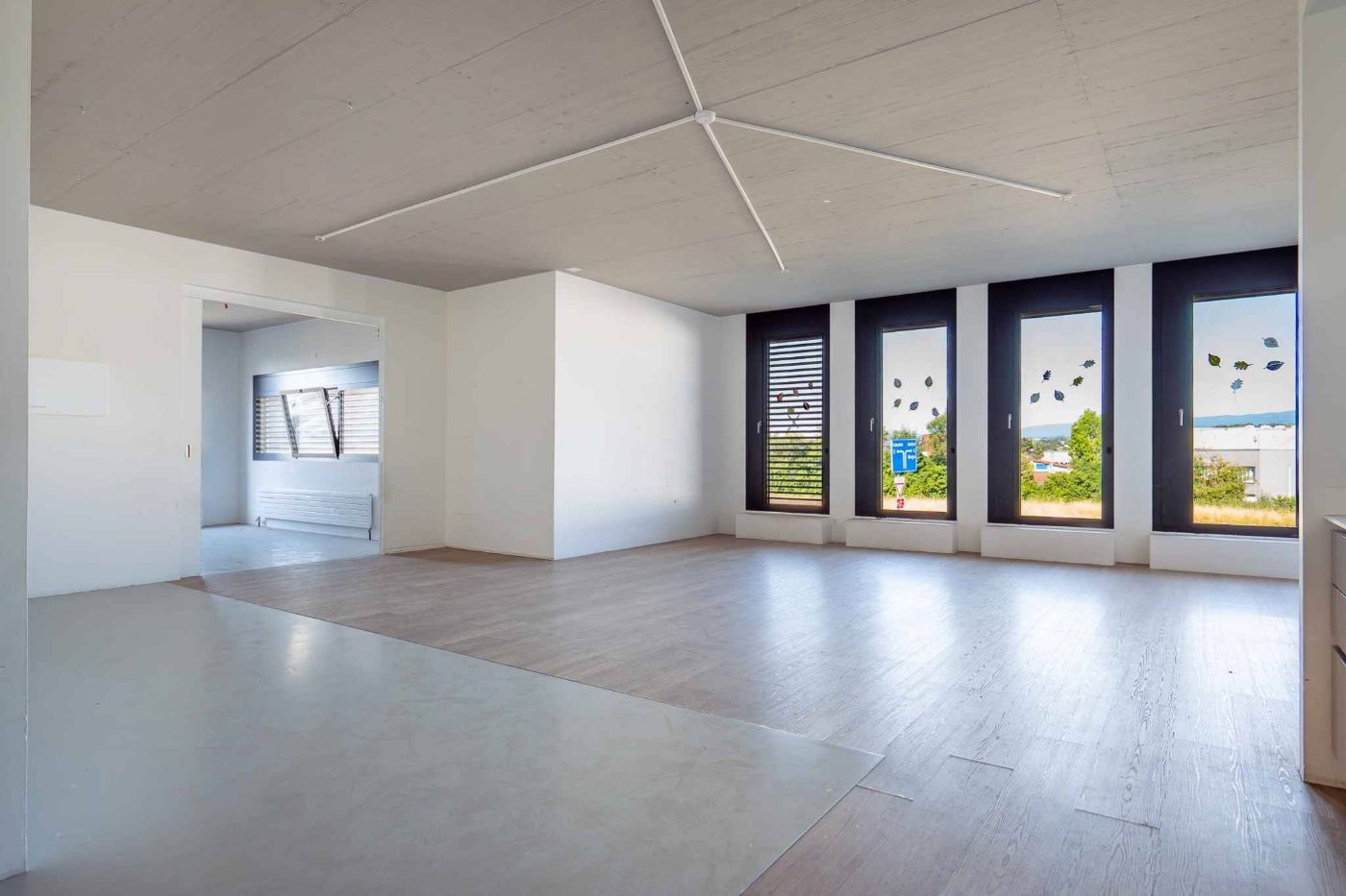 Situé entre l&rsquo;EPFL et la Ville de Morges, belles surfaces de bureau avec grande hauteur