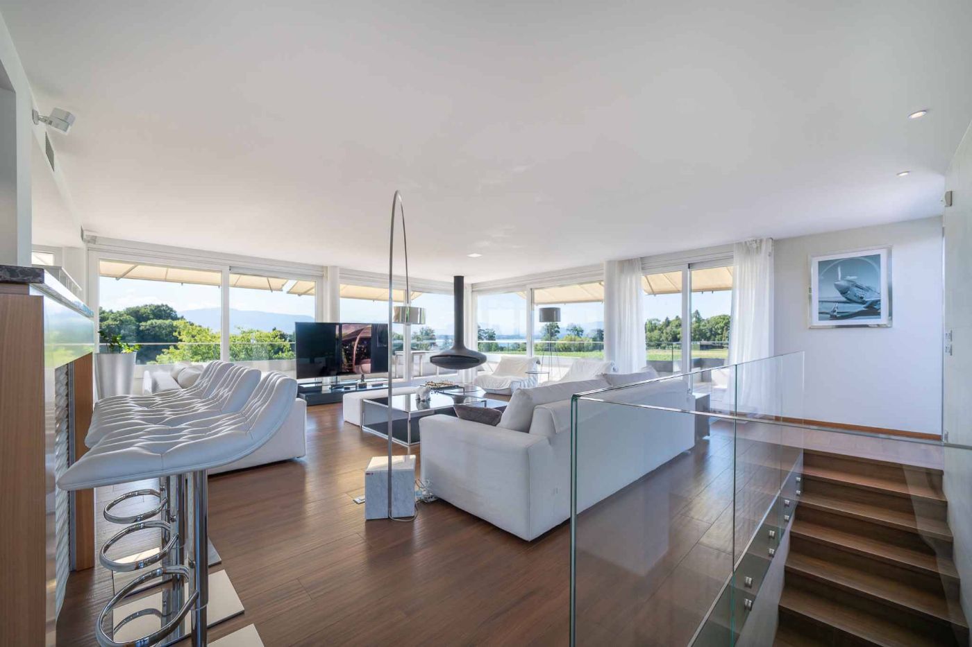 Somptueuse propriété avec piscine et vue panoramique sur le lac