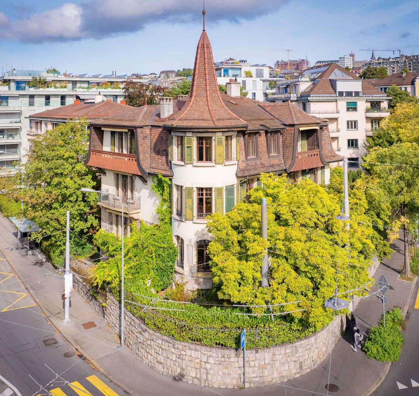 UNIQUE! Attique de 5.5 pièces de 146m2 bénéficiant d&rsquo;un rooftop terrasse de plus de 200m2 avec vue panoramique sur le lac et les Alpes