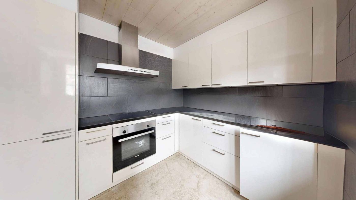 Spacieux appartement 4.5 pièces rénové – Cachet assuré