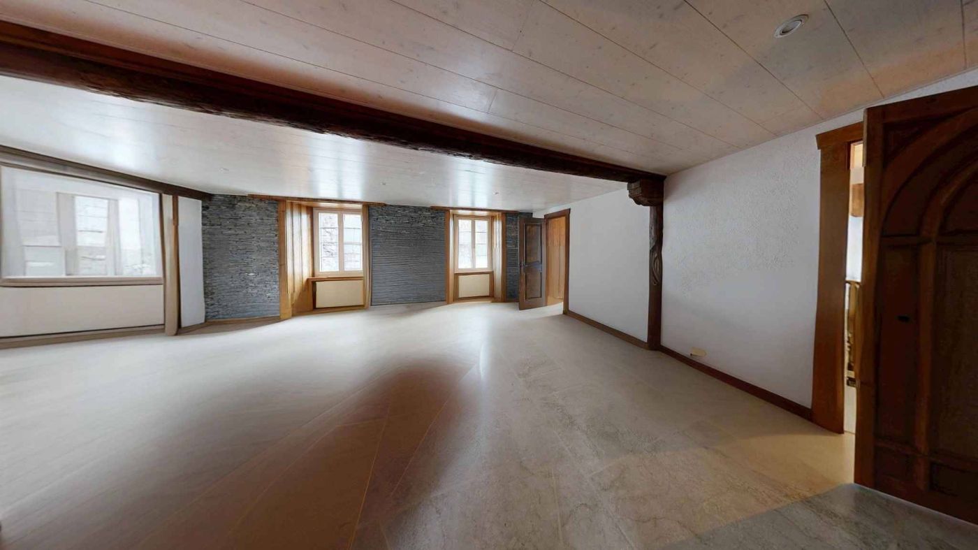 Spacieux appartement 4.5 pièces rénové – Cachet assuré