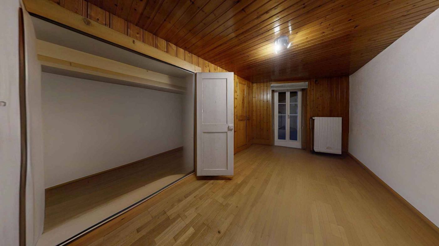 Spacieux appartement 4.5 pièces rénové – Cachet assuré