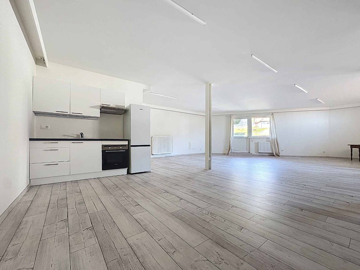 Spacieux loft de 102m2 au cœur du village