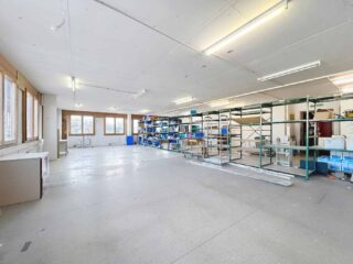 surface-administrative-artisanale-de-175-m2-1