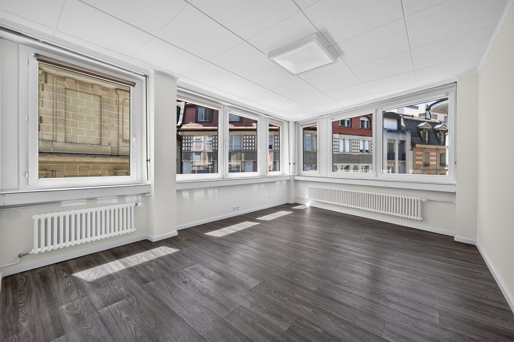 Surface commerciale-Bureau de 100m2