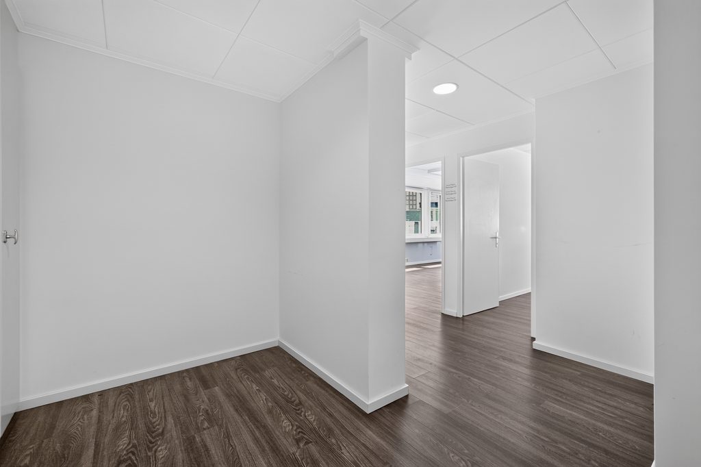 Surface commerciale-Bureau de 100m2